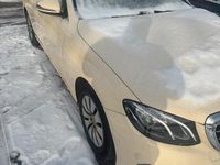 Gebraucht Mercedes E220 170 PS (125 kW) 2018 Gelb Limousine
