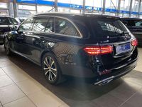 Używany Mercedes E300 258 KM (189 kW) 2021 Czarny Kombi