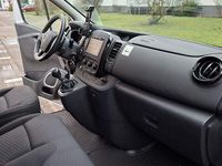 Gebraucht Opel Vivaro 145 PS (106 kW) 2017 Silber Van / Kleinbus