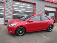 Gebraucht Kia Rio 84 PS (61 kW) 2018 Rot Limousine