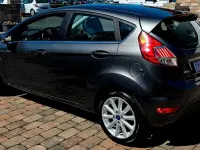 Gebraucht Ford Fiesta Titanium 101 PS (74 kW) 2016 Grau Kleinwagen
