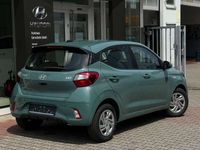 Neu Hyundai i10 Select 63 PS (46 kW) 2025 Mangrove green / mic Kleinwagen