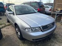 Second-hand Audi A4 101 CP (74 kW) 2000 Argintiu Berlinǎ