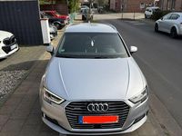 Gebraucht Audi e-tron Sport 204 PS (150 kW) 2019 Silber SUV