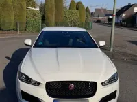 Gebraucht Jaguar XE R-Sport 179 PS (131 kW) 2019 Weiß Limousine