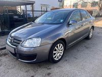 Gebraucht VW Jetta 105 PS (77 kW) 2006 Grau Limousine