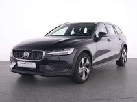 Gebraucht Volvo V60 CC Plus 197 PS (144 kW) 2023 Schwarz onyx black / metallic Kombi
