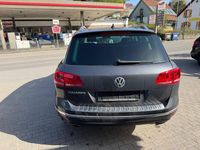 Gebraucht VW Touareg 204 PS (150 kW) 2015 Grau SUV