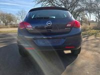 Second-hand Opel Astra 87 CP (63 kW) 2012 Albastru Hatchback