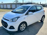 Gebraucht Hyundai i10 67 PS (49 kW) 2015 Weiß Kleinwagen