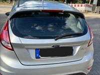 Gebraucht Ford Fiesta Celebration 80 PS (58 kW) 2016 Silber Kleinwagen