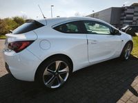 Gebraucht Opel Astra GTC Innovation 179 PS (131 kW) 2012 Weiß Limousine