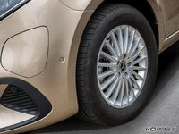 Gebraucht Mercedes EQV300 150 kW (204 PS) 2024 Kalaharigold Kombi
