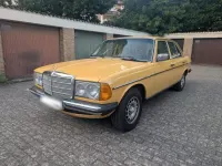 Gebraucht Mercedes 230 109 PS (80 kW) 1980 Gelb Limousine