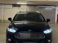 Gebraucht Ford Mondeo Titanium 160 PS (117 kW) 2015 Schwarz Kombi