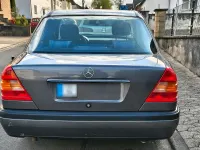 Gebraucht Mercedes C180 122 PS (89 kW) 1995 Andere farben Limousine