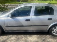 Usata Opel Astra Elegance 101 CV (74 kW) 2001 Argento Berlina