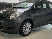 Gebraucht Toyota Yaris 70 PS (51 kW) 2011 Grau Kleinwagen