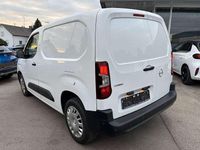 Używany Opel Combo 102 KM (75 kW) 2022 Biały Minivan