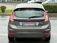Gebraucht Ford Fiesta Trend 82 PS (60 kW) 2017 Grau Limousine