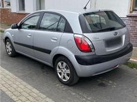 Second-hand Kia Rio 97 CP (71 kW) 2008 Argintiu Hatchback