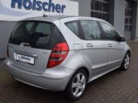 Gebraucht Mercedes A180 109 PS (80 kW) 2015 Silber Kleinwagen