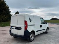 Gebraucht Opel Combo 95 PS (69 kW) 2017 Weiß Van / Kleinbus