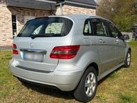 Gebraucht Mercedes B150 95 PS (69 kW) 2009 Silber Van / Kleinbus
