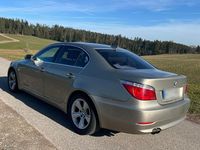 Gebraucht BMW 530 235 PS (172 kW) 2009 Gold Limousine