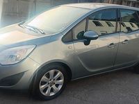 Gebraucht Opel Meriva Edition 101 PS (74 kW) 2010 Silber Van / Kleinbus