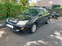 Używany Ford Focus 101 KM (74 kW) 1999 Czarny Sedan/Limuzyna