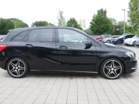 Gebraucht Mercedes B200 136 PS (100 kW) 2014 Kosmosschwarz  metalliclack Kleinwagen