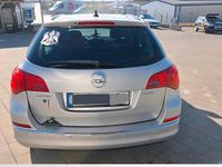 Gebraucht Opel Astra 140 PS (102 kW) 2013 Silber Kombi
