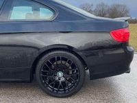 Gebraucht BMW 320 M Sport 170 PS (125 kW) 2011 Schwarz Coupé
