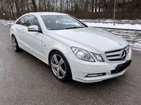 Gebraucht Mercedes E220 170 PS (125 kW) 2012 Weiß Coupé