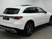 Gebraucht Mercedes GLC220 Avantgarde 197 PS (144 kW) 2023 Polarweiss SUV