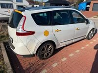 Gebraucht Renault Scénic III Bose Edition 150 PS (110 kW) 2015 Weiß Van / Kleinbus