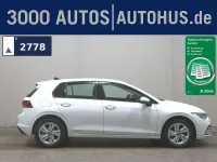 Gebraucht VW Golf VII Life 131 PS (96 kW) 2021 Weiß Kleinwagen
