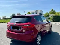 Gebraucht Ford Fiesta Titanium 125 PS (91 kW) 2017 Rot Kleinwagen
