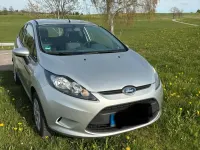 Usata Ford Fiesta 65 CV (47 kW) 2010 Argento Utilitaria