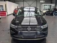 Gebraucht VW Tiguan Life 150 PS (110 kW) 2022 Schwarz SUV