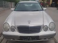 Używany Mercedes E220 143 KM (105 kW) 2002 Szary Kombi