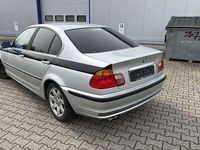 Gebraucht BMW 320 150 PS (110 kW) 2000 Silber Limousine