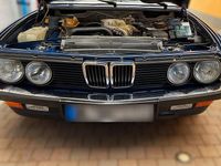 Gebraucht BMW 525 129 PS (94 kW) 1987 Blau Limousine