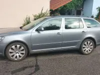 Gebraucht Skoda Octavia Elegance 140 PS (102 kW) 2012 Grau Kombi