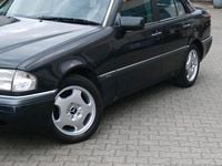 Gebraucht Mercedes C180 122 PS (89 kW) 1995 Andere farben Limousine