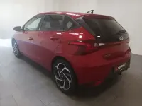 Gebraucht Hyundai i20 101 PS (74 kW) 2022 Rot Kleinwagen