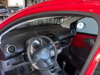 Gebraucht Toyota Aygo 69 PS (50 kW) 2011 Rot Kleinwagen