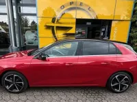 Używany Opel Astra Elegance 131 KM (96 kW) 2023 Czerwony Hatchback