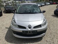 Gebraucht Renault Clio II Expression 88 PS (64 kW) 2005 Silber Limousine